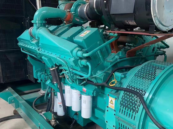 西藏更换100kW柴油发电机组机油时，需要注意哪些事项？